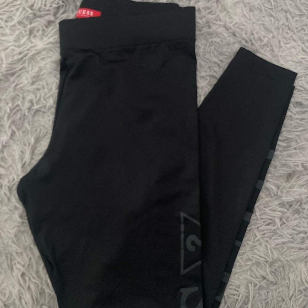 LISTING WILL BE REMOVED 4/23 Guess Black Leggings
